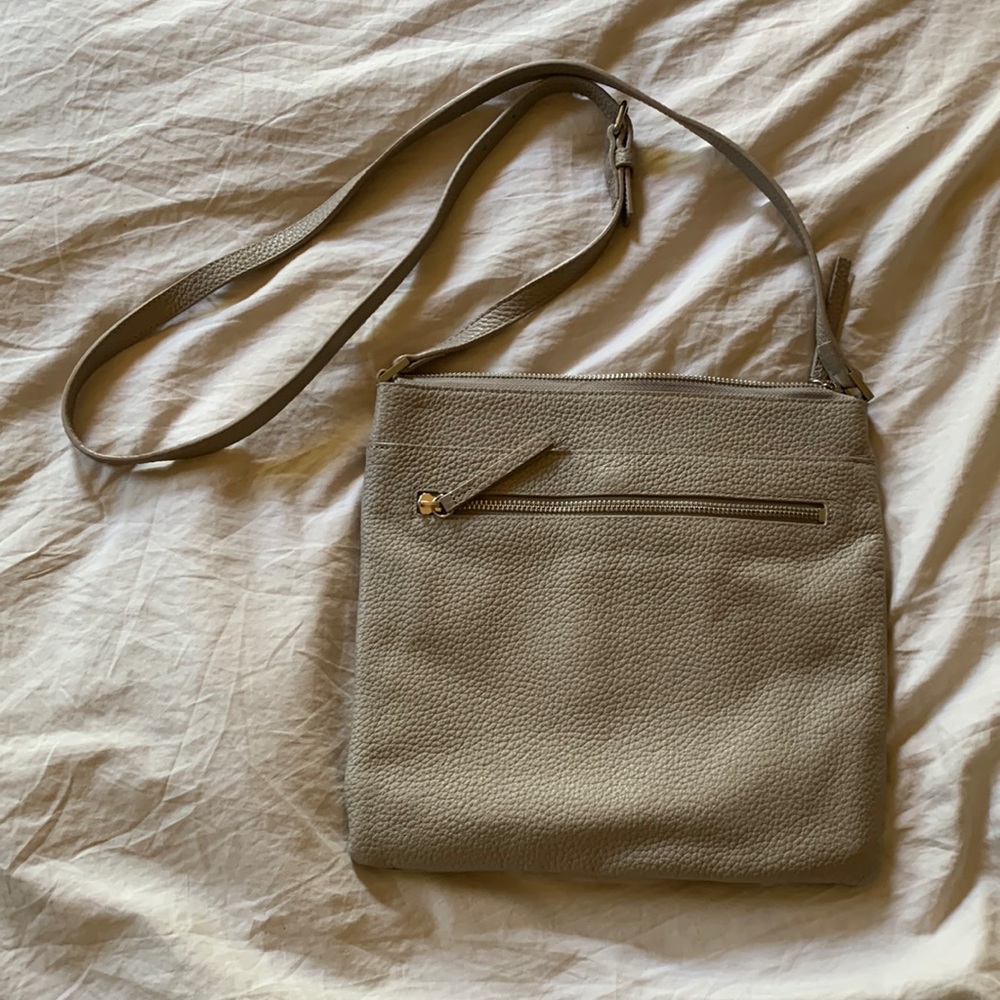 NWT Gray Halogen crossbody purse.